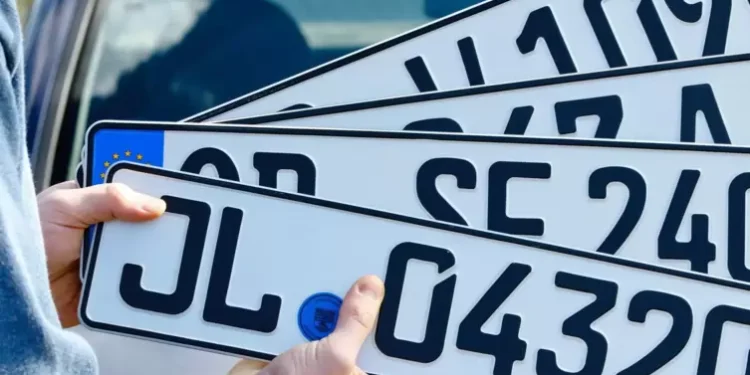 Amtliche Kennzeichen verändern